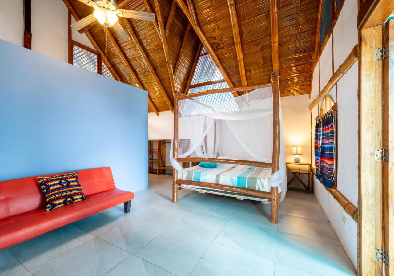 Casa Del Sol Hostel Montañita Εξωτερικό φωτογραφία